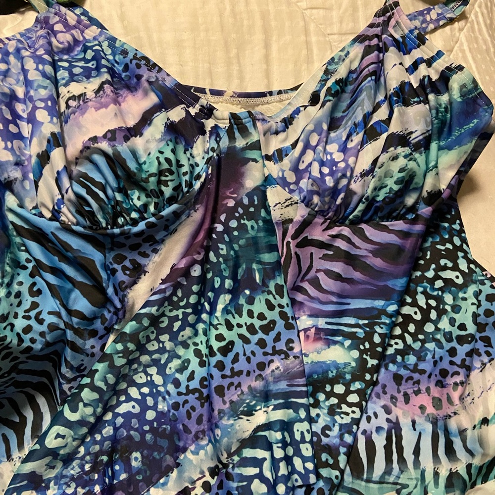Women’s swim tankini like new